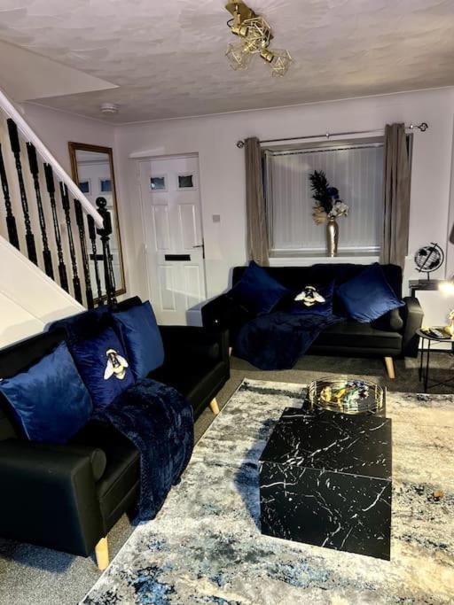 Farnworth Beautiful House Off-Road Free Parking 빌라 외부 사진