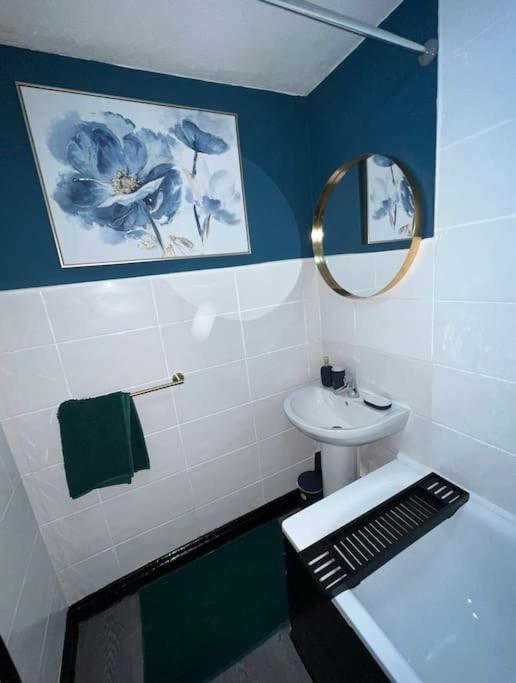 Farnworth Beautiful House Off-Road Free Parking 빌라 외부 사진