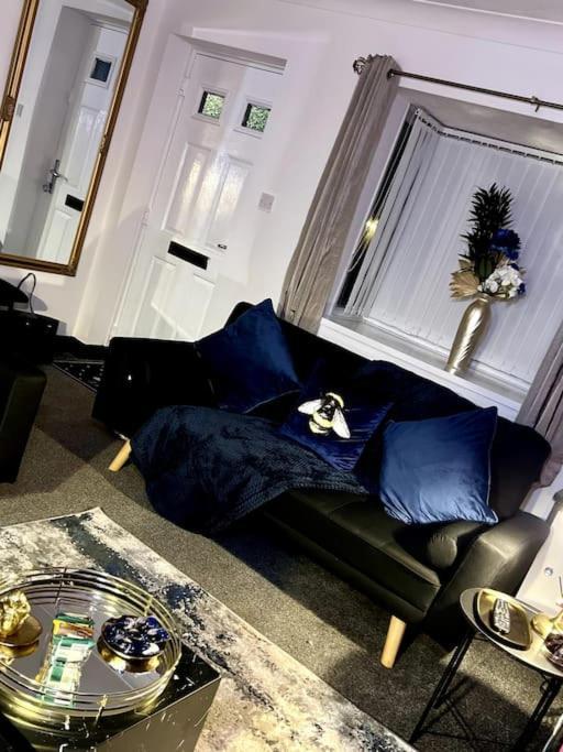 Farnworth Beautiful House Off-Road Free Parking 빌라 외부 사진
